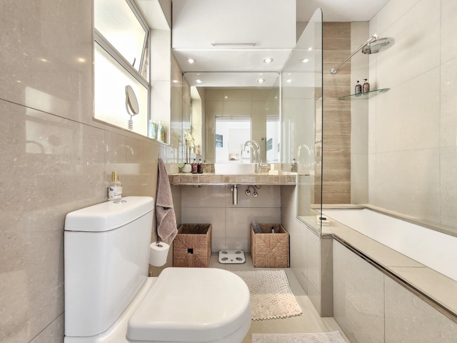 2 Bedroom Property for Sale in Sea Point Western Cape